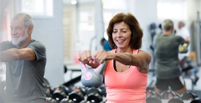 Η άσκηση που επιβραδύνει τη γήρανση περισσότερο από οποιαδήποτε άλλη -Κερδίστε χρόνια νεότητας